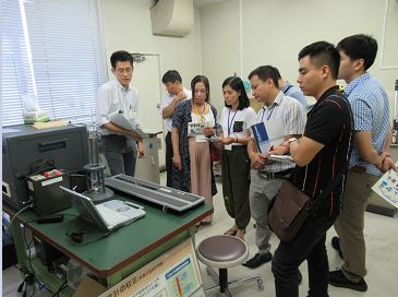Technical tour to observe thermometer equipment